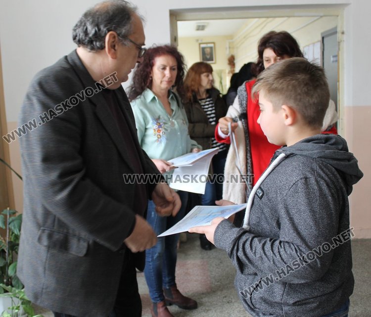 11 медала за каравеловци от национално състезание по история