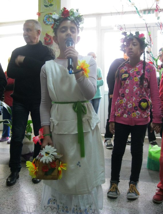 Първа пролет празнуваха в СУ "Васил Левски"