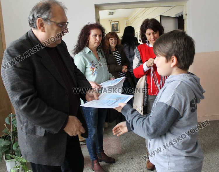 11 медала за каравеловци от национално състезание по история