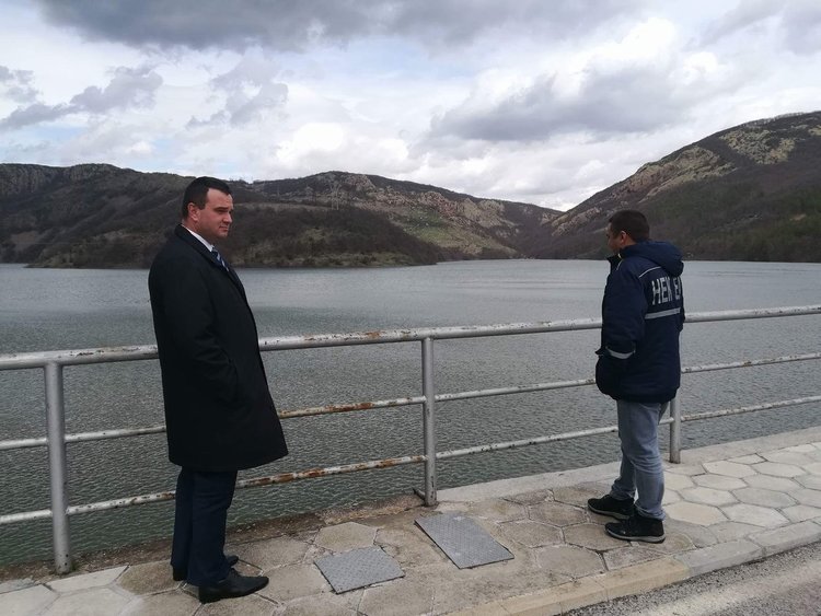 Нивото на Арда и притоците високо, водата е на 9 см. от преливния ръб на яз. „Кърджали“