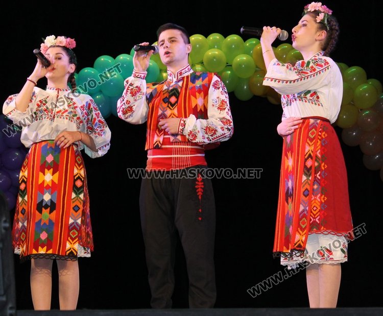 Пролетен концерт събра таланти на сцената на димитровградския театър