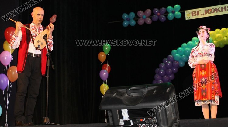 Пролетен концерт събра таланти на сцената на димитровградския театър