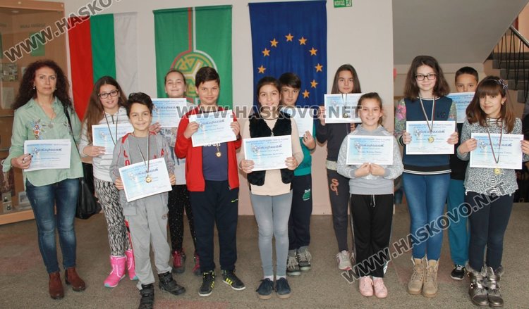 11 медала за каравеловци от национално състезание по история