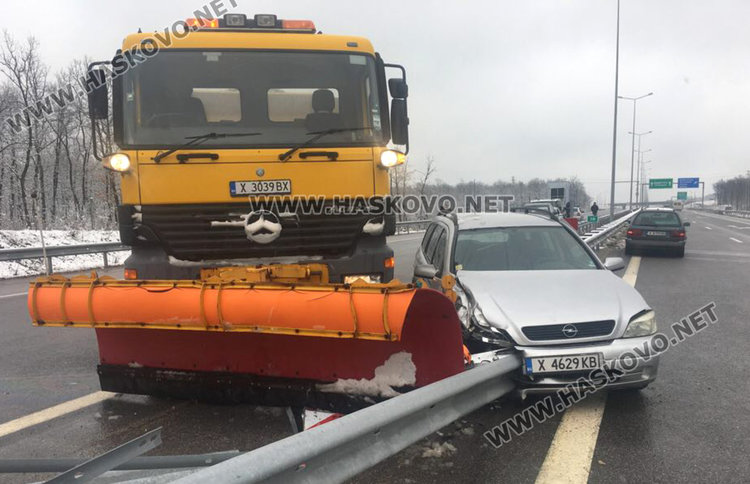 МВР: Снегоринът от вчерашната катастрофа е правел обратен завой на магистралата