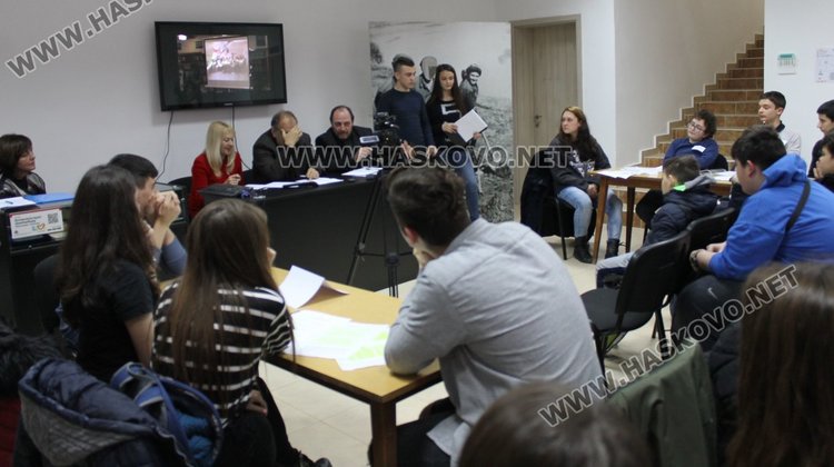 Каравеловци доказаха, че са достойни за името на своя патрон