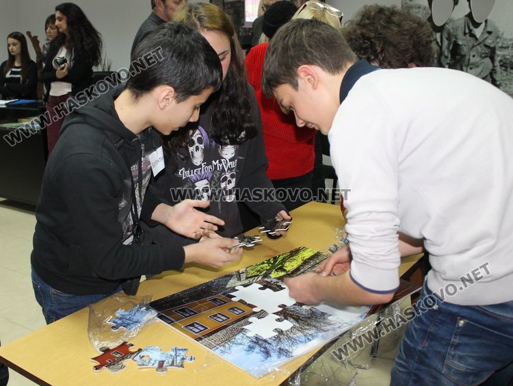 Каравеловци доказаха, че са достойни за името на своя патрон