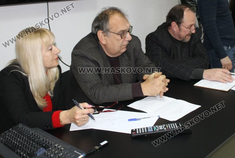 Начело на журито бе директорът Валентин Христов