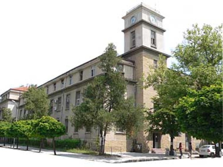 Трима кърджалийци мамят фирма,четвърти-полицията