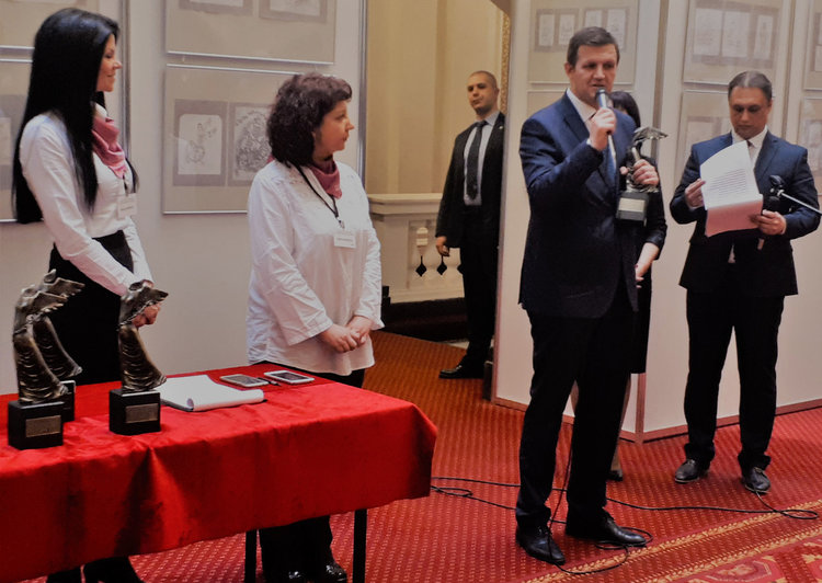 Областният управител на Хасково посвети наградата от фондация „Искам бебе“ на дарителите 