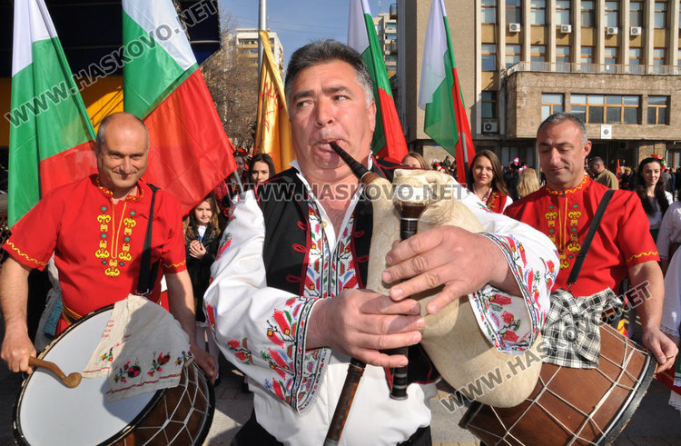 Хайдушка софра събира в Хасково любителски фолклорни състави от цялата страна