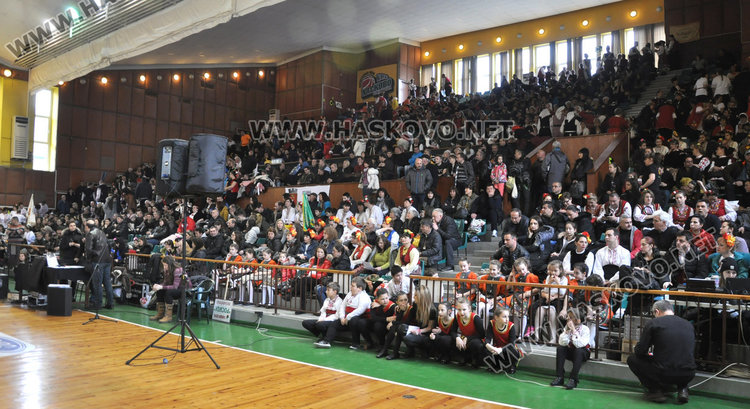 Над 1100 танцьори извиха хора в Хасково на фестивала „Хайдушка софра”