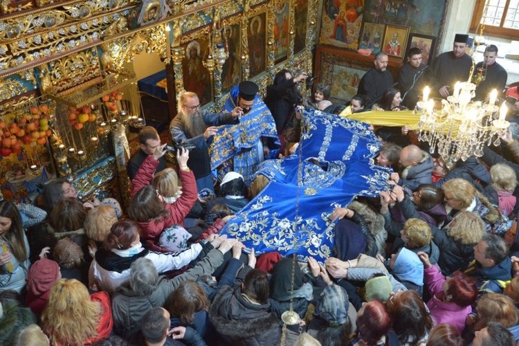 „Възхвала на Света Богородица - Златна ябълка“ в храм „Успение Богородично“