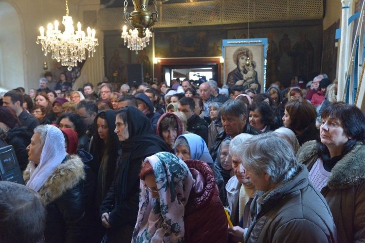 „Възхвала на Света Богородица - Златна ябълка“ в храм „Успение Богородично“