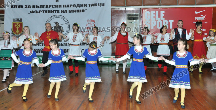 Над 1100 танцьори извиха хора в Хасково на фестивала „Хайдушка софра”