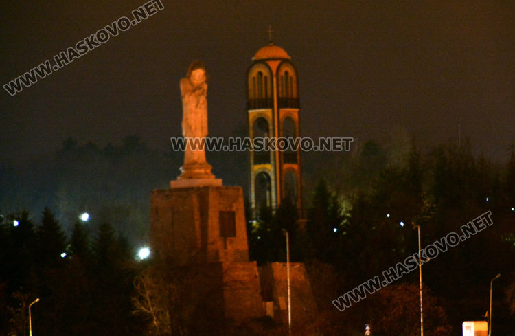Хасково остана на тъмно за час