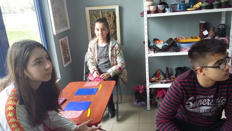 Ученици гостуваха в грънчарско ателие
