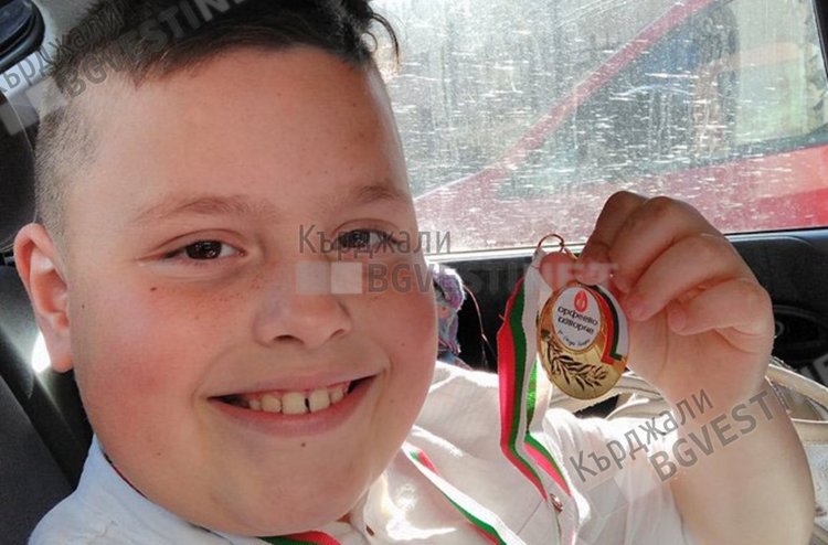 Кърджалийче надсвири 1000 деца, връща се с медал от „Орфеево изворче”