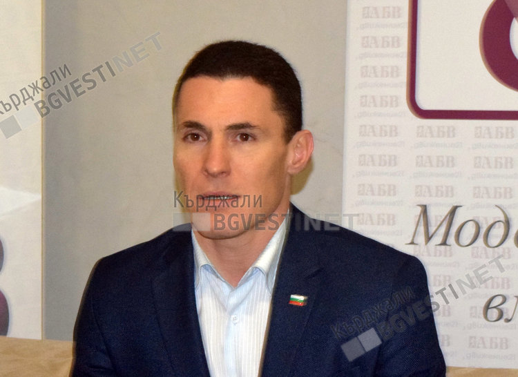 Константин Проданов