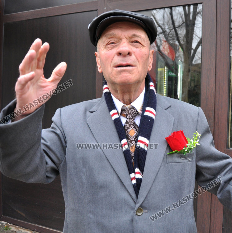 Подготвилият си гроба приживе хасковлия празнува юбилей