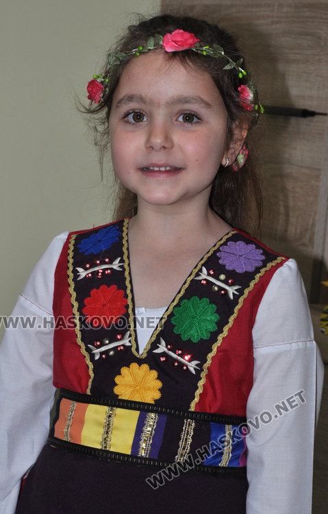 Трима възпитаници на градина „Слънце“ с призови места във фолклорен конкурс