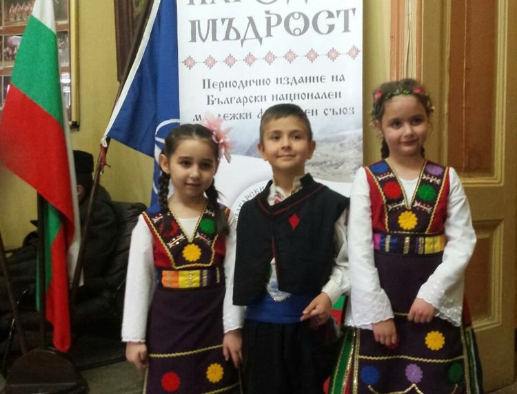 Трима възпитаници на градина „Слънце“ с призови места във фолклорен конкурс