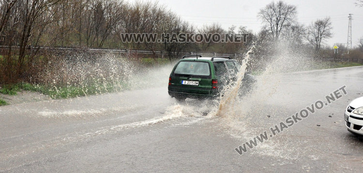 Канал край Хасково преля и залива производствени бази