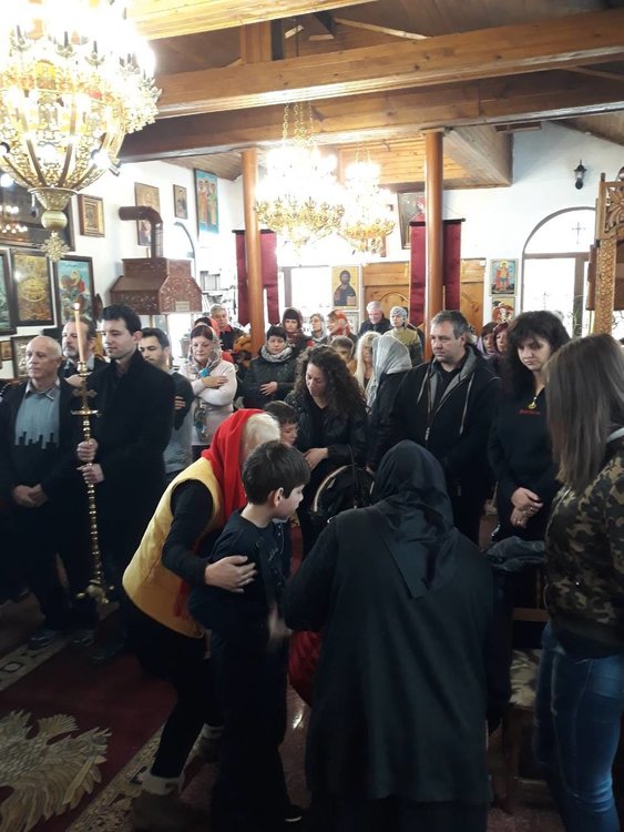 С църковен хор и водосвет отбелязаха празника в манастира над Смолян