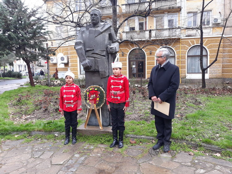 Тракийци в Кърджали почетоха войводите на свободата