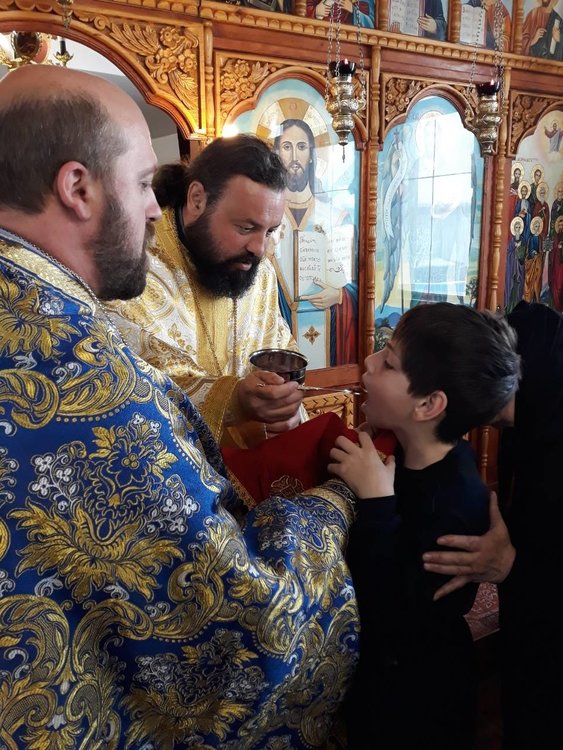 С църковен хор и водосвет отбелязаха празника в манастира над Смолян