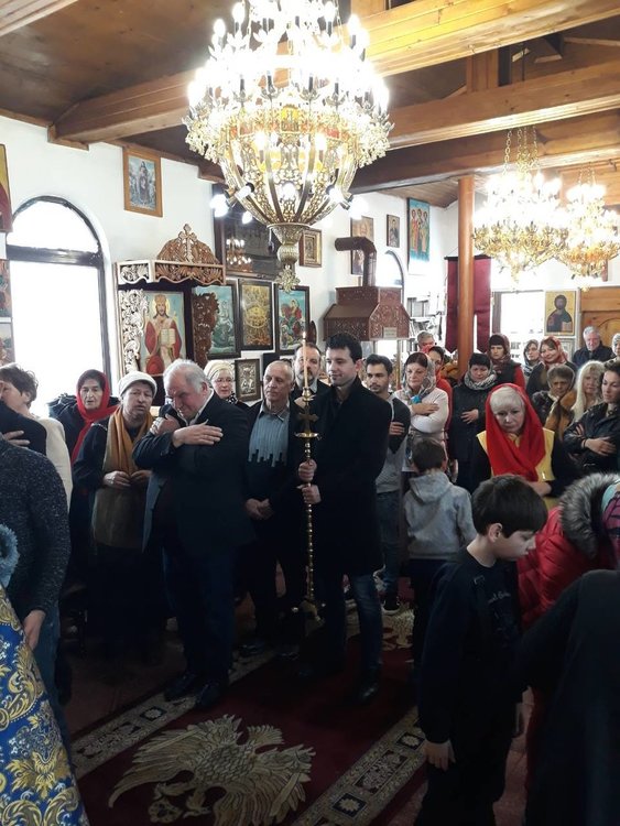 С църковен хор и водосвет отбелязаха празника в манастира над Смолян