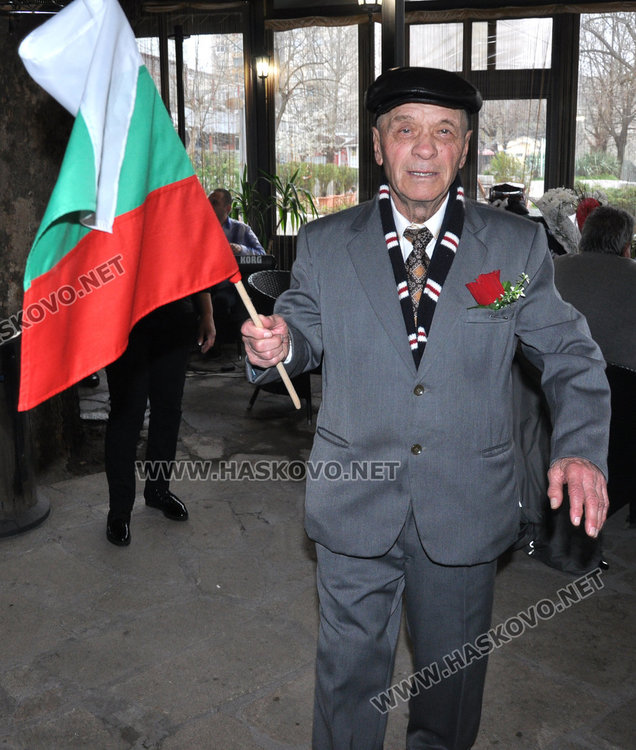 Подготвилият си гроба приживе хасковлия празнува юбилей