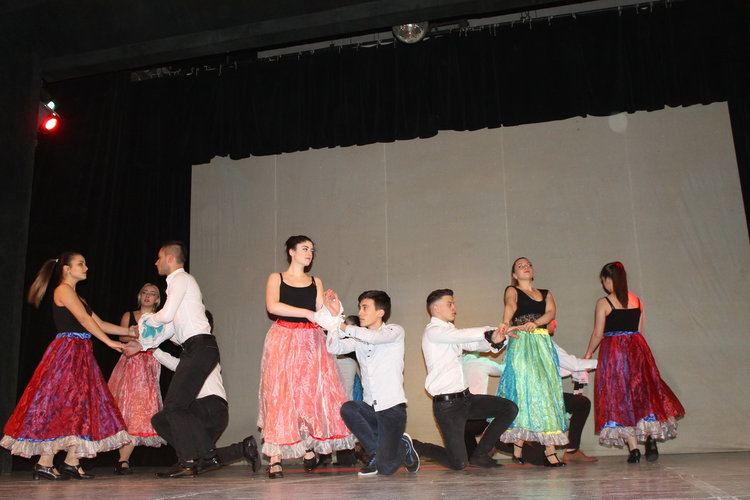 Най-добрите  ученици по английски език  премериха сили на Национална олимпиада в град Кърджали