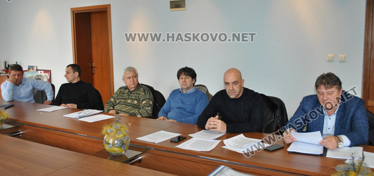 Бюджетната комисия умува увеличение на заплатите на медсестрите в градините