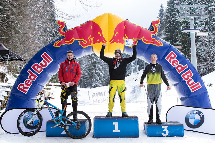 Състезанието Зимен Байк Дуел събра десетки колоездачи на пистите в Пампорово