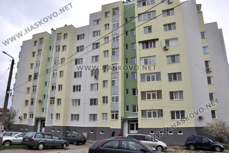 Блок 24 в Бадема тъне в кал, живеещите 30 г. чакат облагородяване