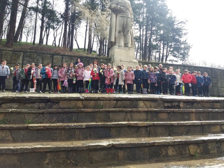 България се покланя пред героите на Тракия