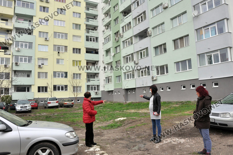 Блок 24 в Бадема тъне в кал, живеещите 30 г. чакат облагородяване