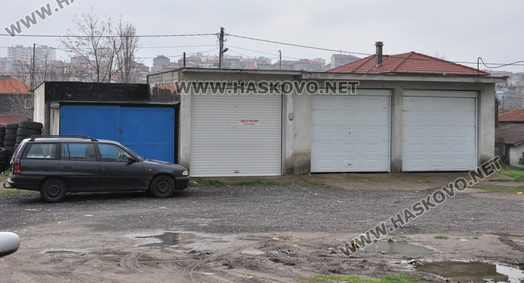 Блок 24 в Бадема тъне в кал, живеещите 30 г. чакат облагородяване