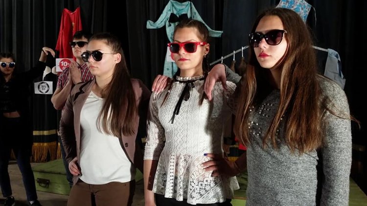 Премиерата на театрална школа "Апропо" препълни кино "Химик"