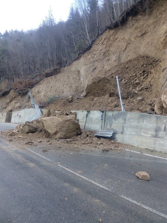 Снимките са от тази сутрин - 27 март, Смилян днес