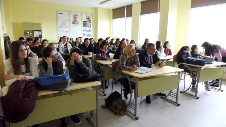 Ученици направиха виртуална разходка в ЦЕРН