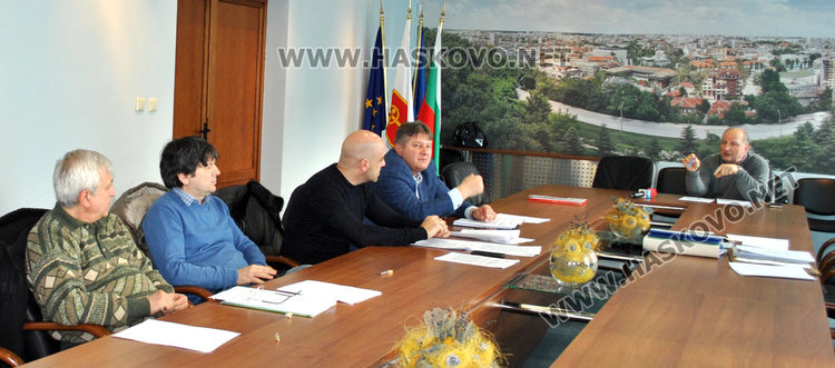 Бюджетната комисия умува увеличение на заплатите на медсестрите в градините