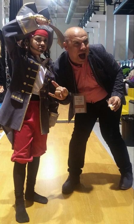 Гебриел Делчев и ръководителят Тихомир Митев