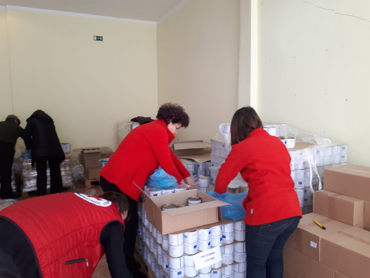 БЧК  в Кърджали започва раздаването на хранителни продукти по нов транш