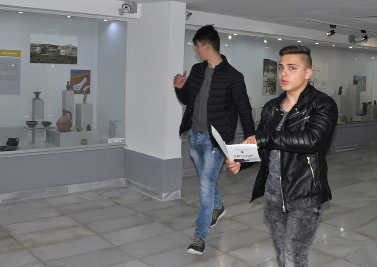 Седмокласници търсиха съкровища в Хасковския музей