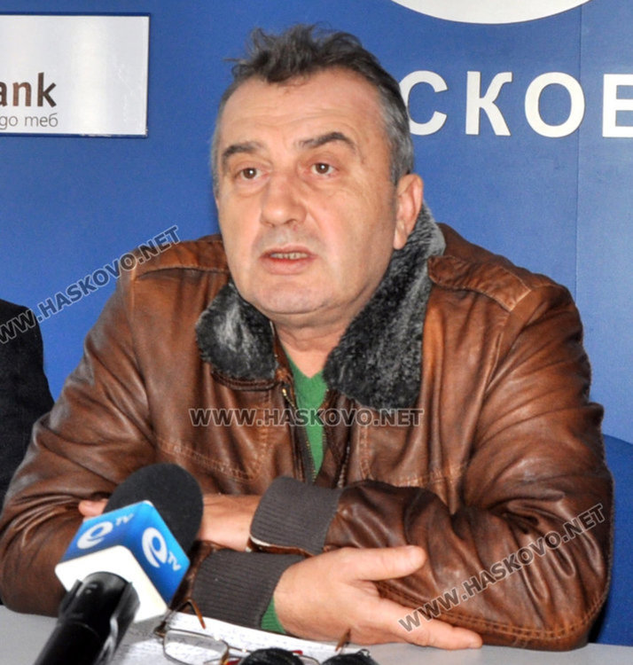 Атанас Василев изключен от БСП, той не бил уведомен