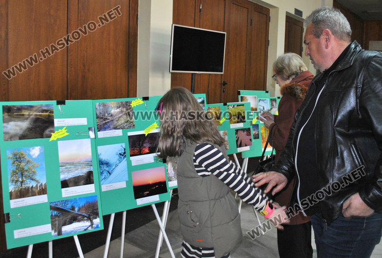 Над 300 ученици показаха „Вълшебството на сезоните“, наградиха победителите