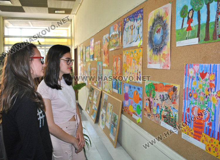 Над 300 ученици показаха „Вълшебството на сезоните“, наградиха победителите