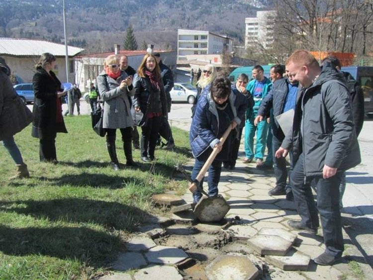 Две първи копки днес в Смолян, стартират ремонти по проекти за надлези и улици в града