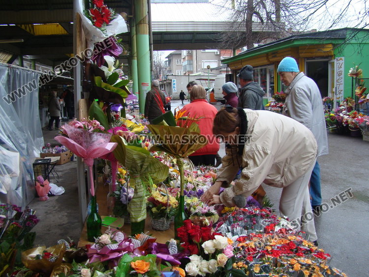 Търговците на Зеленчуков пазар - с отстъпка докато трае ремонтът